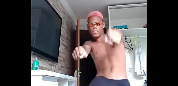  Cafucu dançando funk